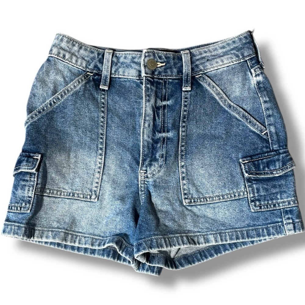 Hollister Ultra High Rise Cargo Mom Medium Distressed Blue Jean Shorts